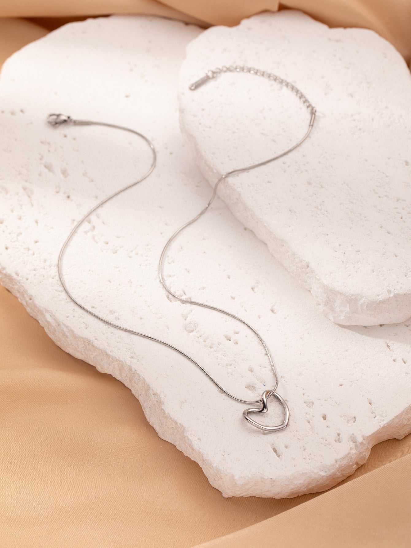 Trendy Hollow Heart Jewelry Gift