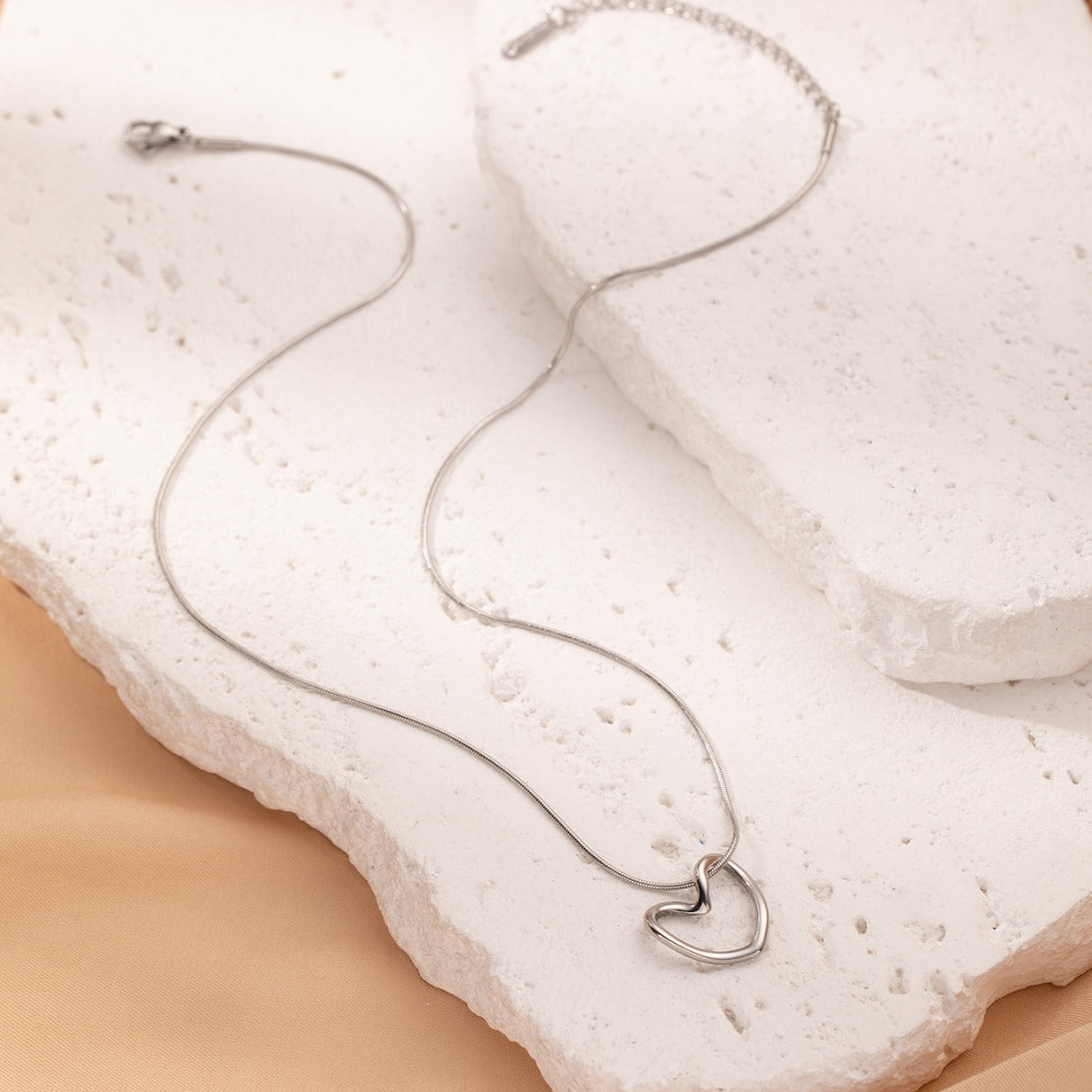 Trendy Hollow Heart Jewelry Gift