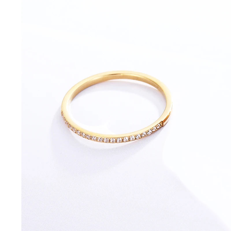 Classic Women's Wide Zircon Ring