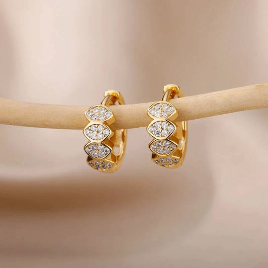 The Ultimate Guide to Women's Hoop Earrings