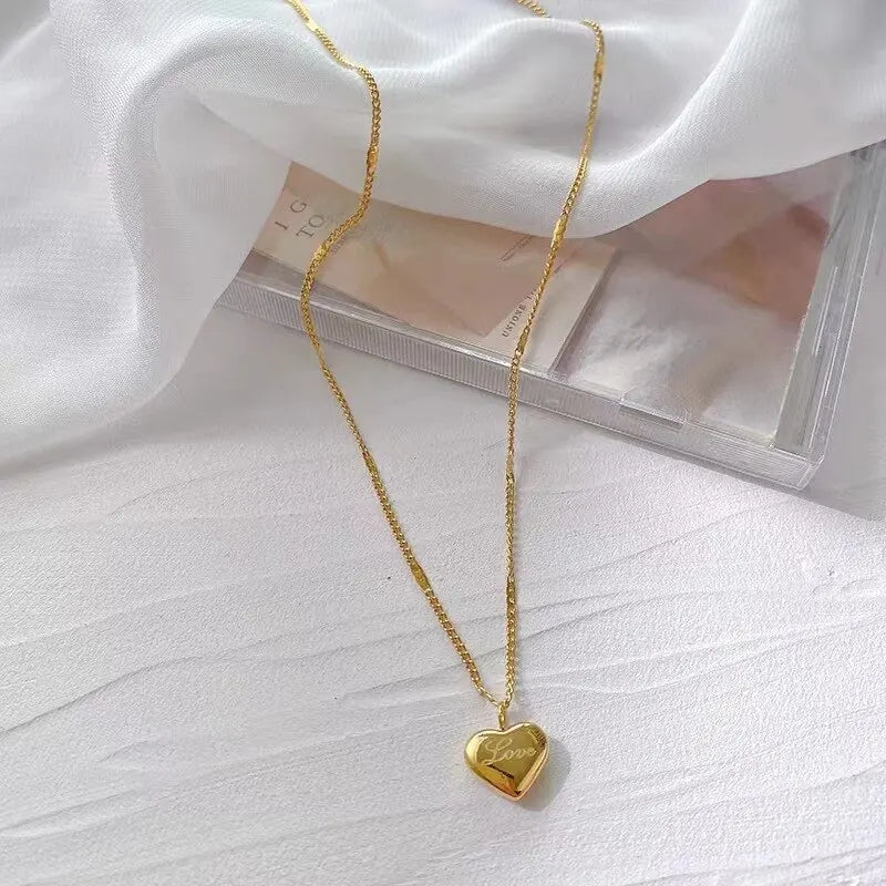 Women’s Gold Heart Pendant - GulnarStar