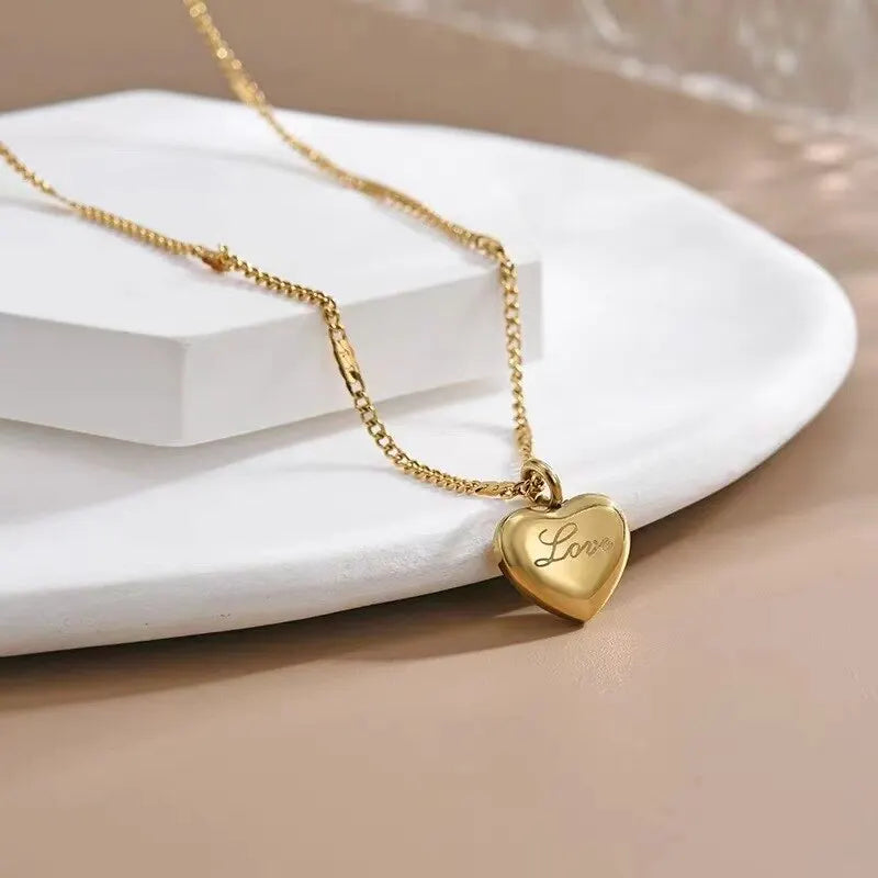 Women’s Gold Heart Pendant - GulnarStar