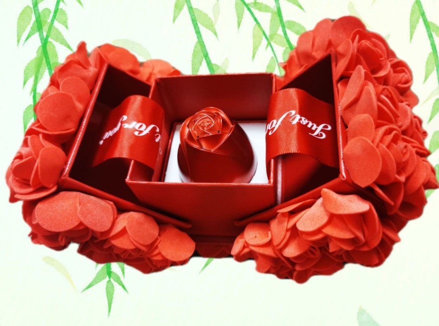 Wedding Rose Necklace Gif